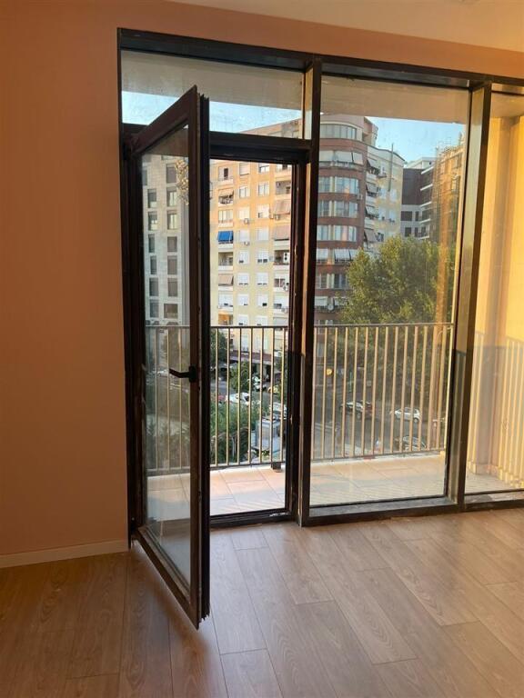 🏡 Spazio per Ufficio in Affitto presso il Complesso Lake View Residence