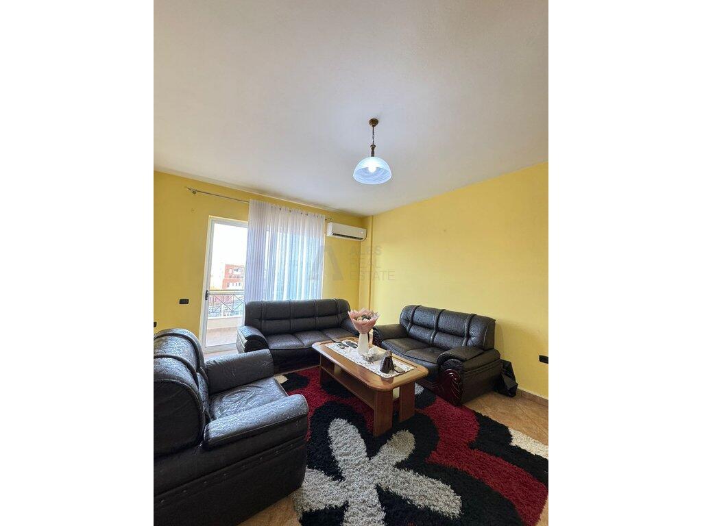📢Apartament 2+1 me qira në Kombinat !