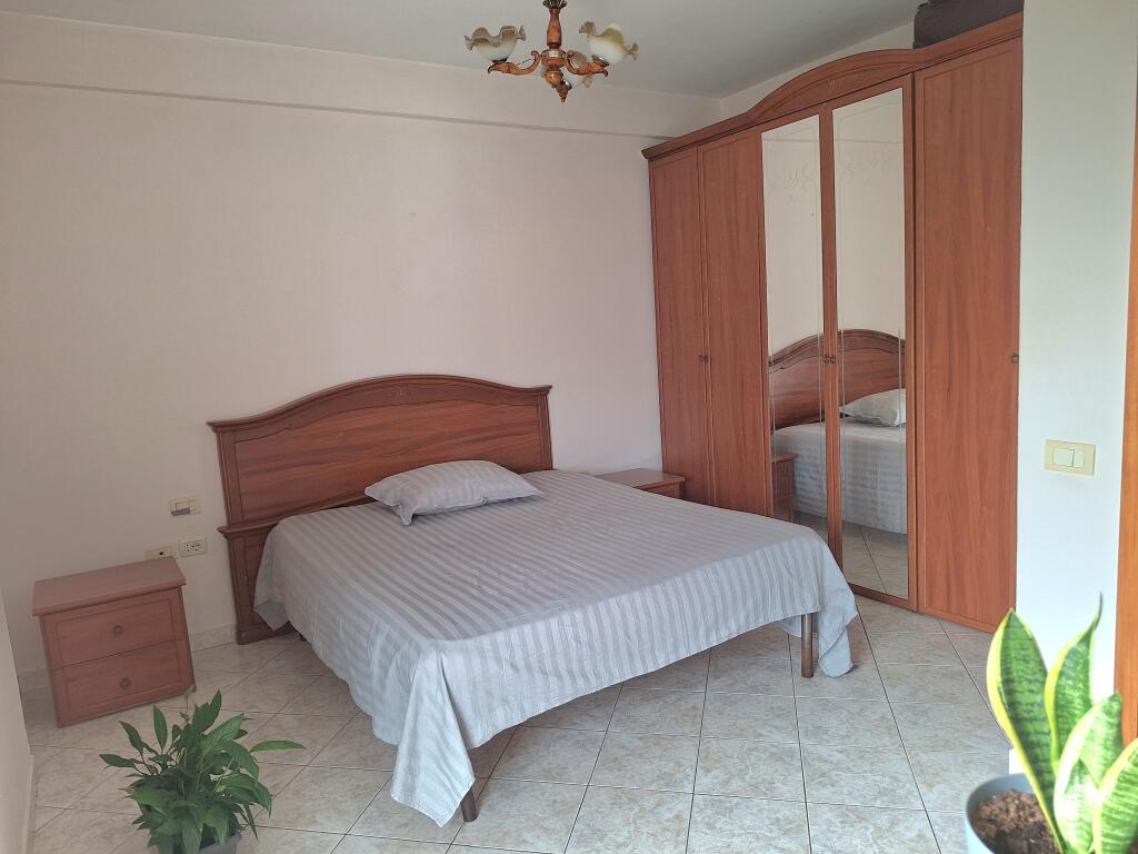Apartament 3+1+2 per Qira tek Rruga Siri Kodra