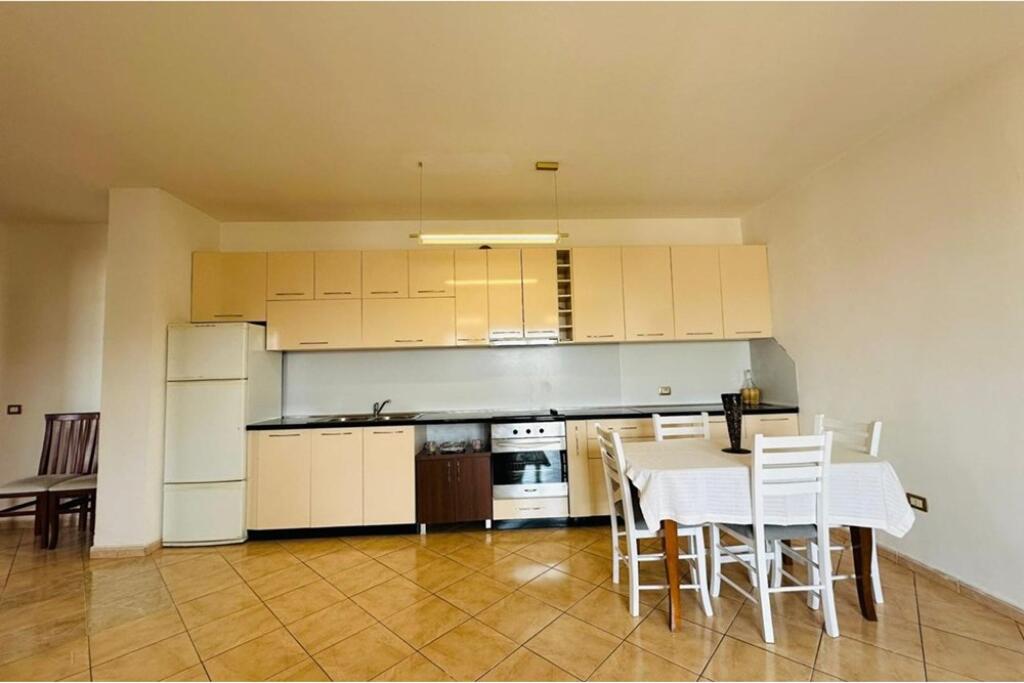 Apartament 2+1 me qira ne Zogu i Zi