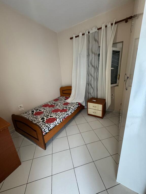 apartament 3+1 me qira ne Sauk
