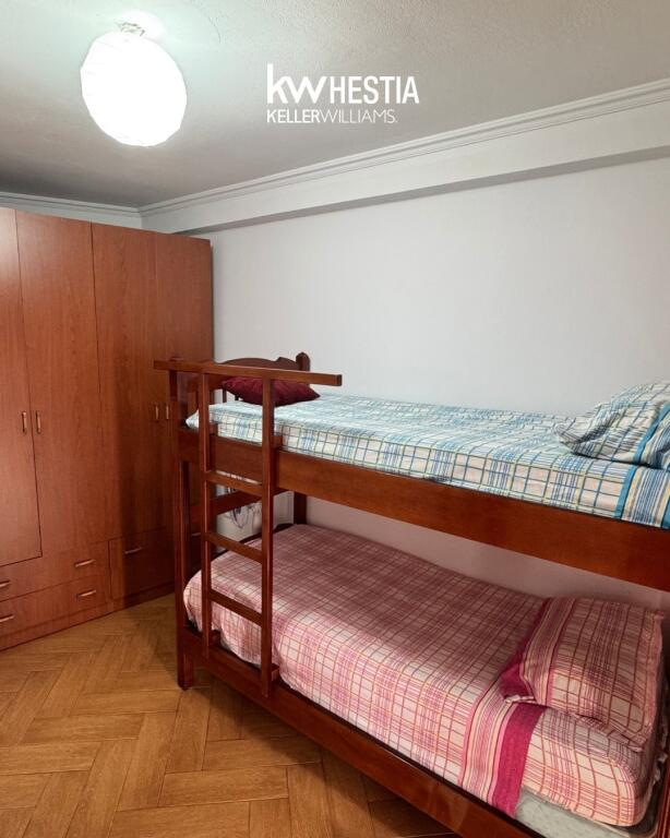 Me qira – Apartament 2+1, Qendër Rruga e Barrikadave