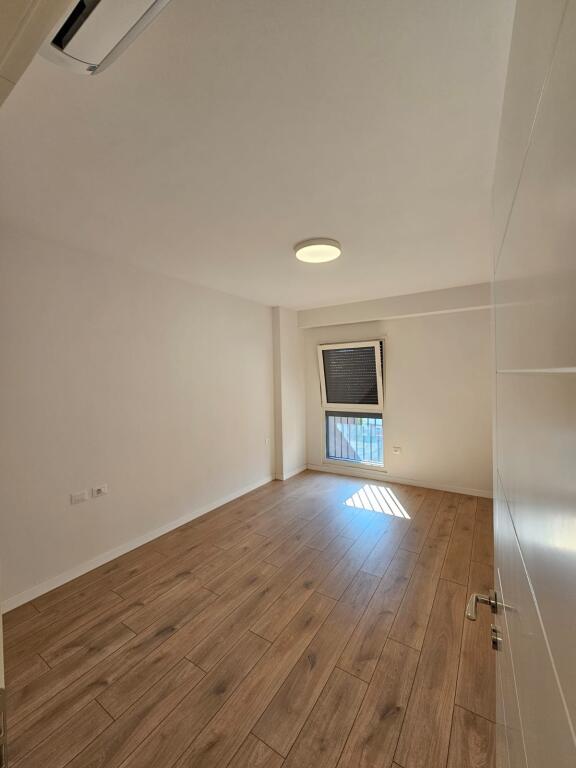 OFFICE FOR RENT 85M2 PARIS COMMUNE 700 EURO
