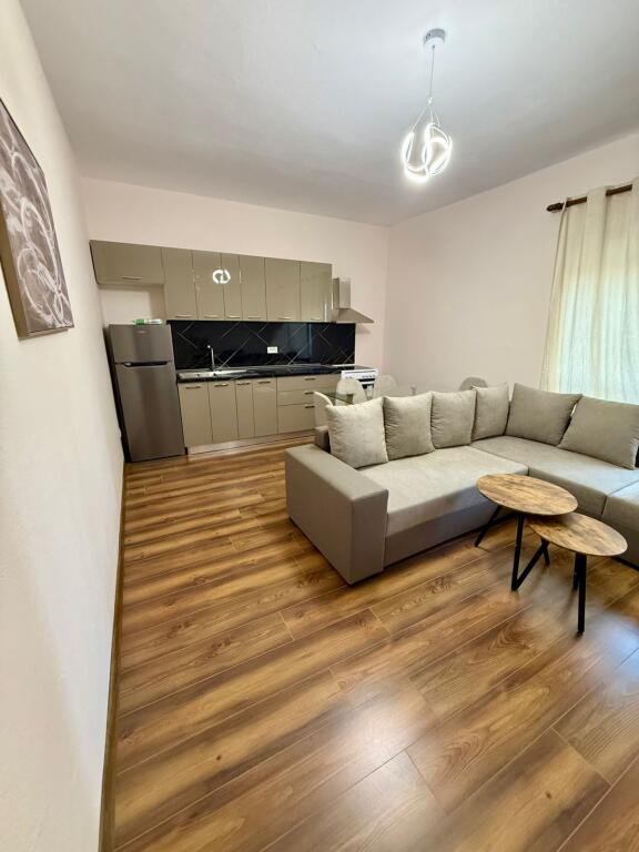 Affittasi appartamento 1+1 – Via Kavajës, Tirana