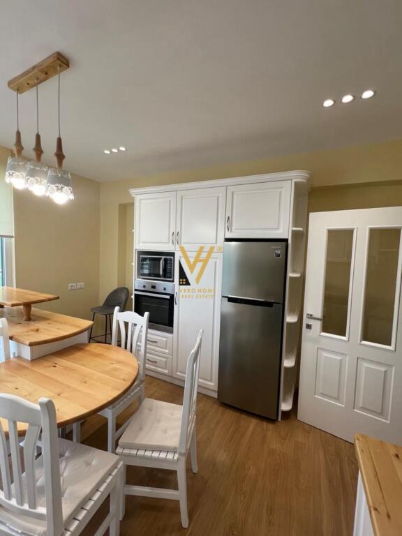 JEPET APARTAMENT LUKSOZ 2+1+2 ME QIRA NE ISH BLLOK 1.300 EURO