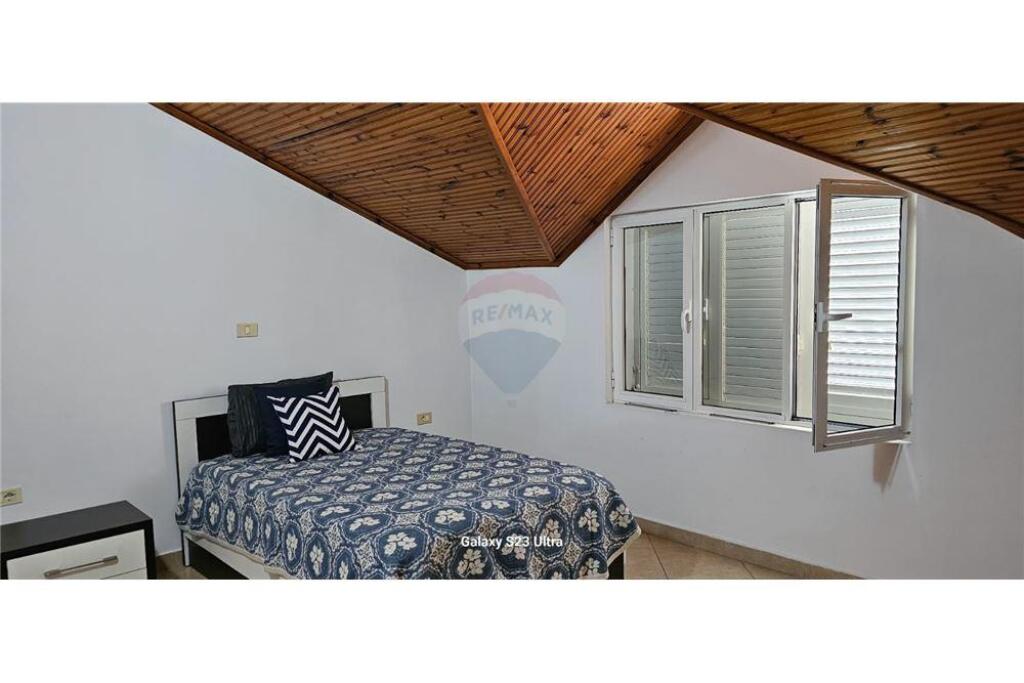 DUPLEX FOR RENT AT THE GERMAN VILLAS!.