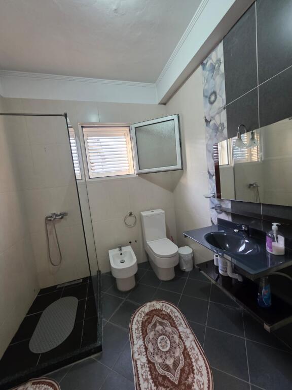 Jepet Apartament me qera