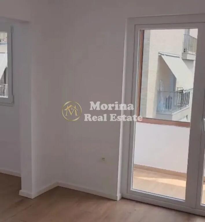 Shitet Apartament 1+1 ,Oxhaku, Xhamia Xhura, 95.000 Euro