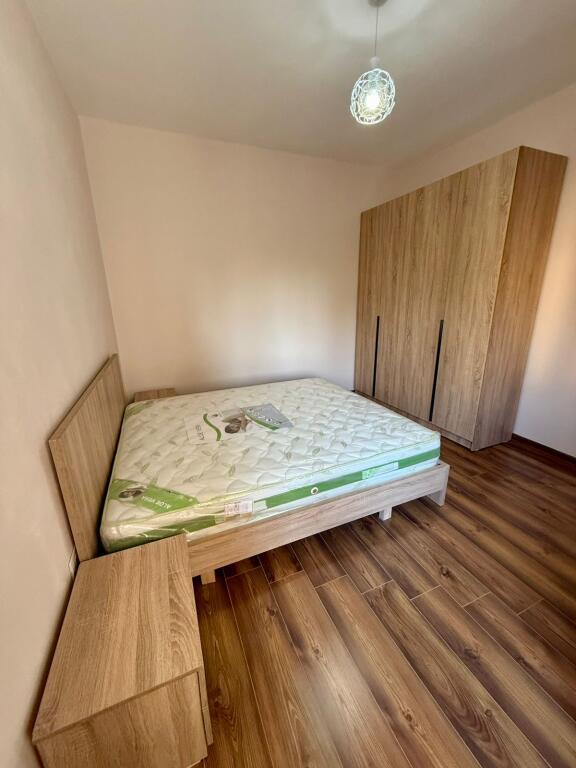 Affittasi appartamento 1+1 – Via Kavajës, Tirana