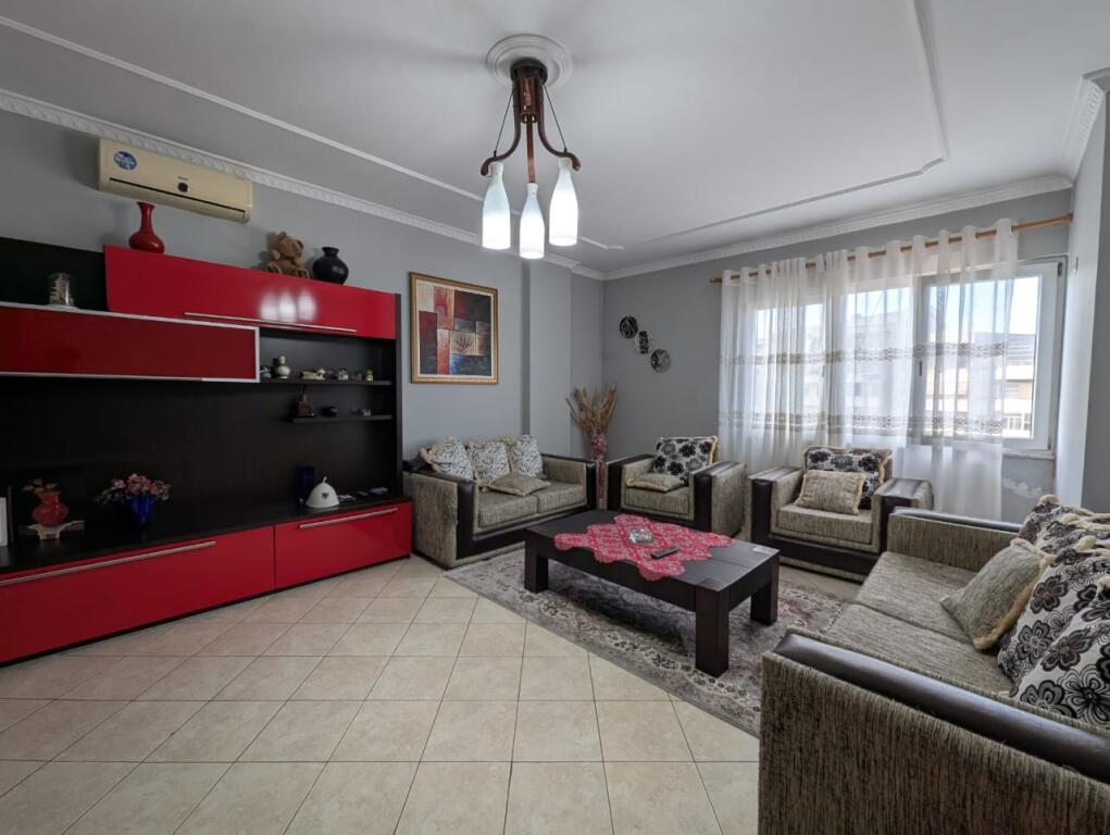 APARTAMENT 3+1+2 PER QIRA NE FRESK