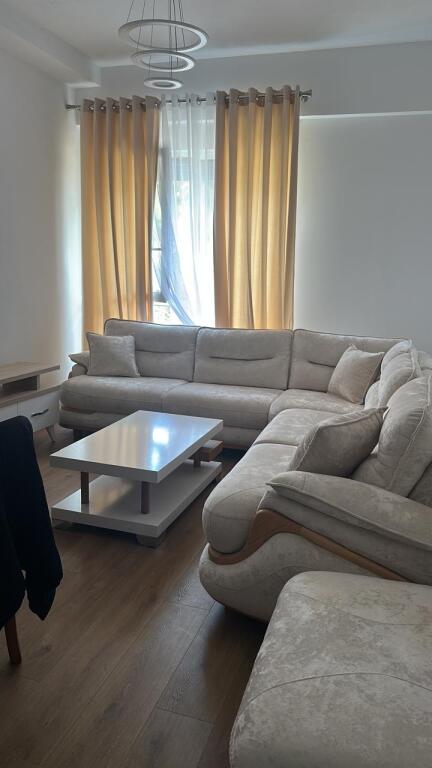 Jepet me qera Apartament 1+1, Fresk