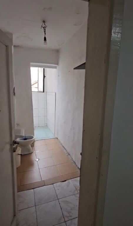 Shitet urgjente apartament 1+1 prane Pazarit te ri