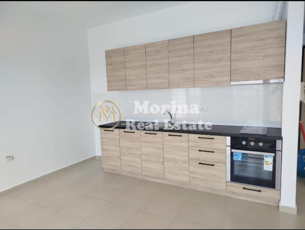 Apartament 2+1+2, tek spitali Amerikan 3 , 500 Euro/muaj.
