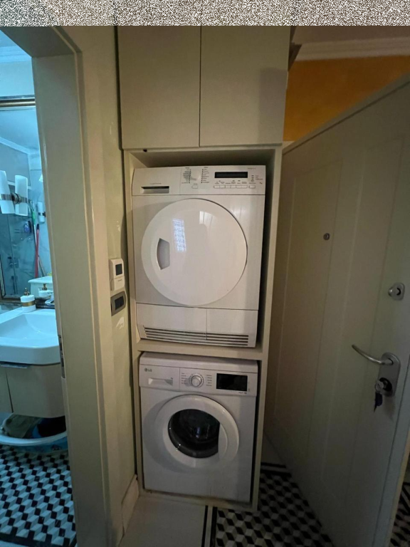 Jepet me qira apartament 3+1, i mobiluar, gati për banim!