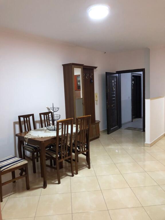 Apartament 2+1 me qira Rruga e Barrikadave