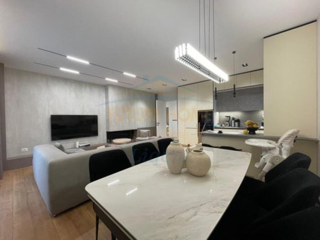 For sale, Apartment 2+1+2,+Parking Space, Dry Lake, Tirana