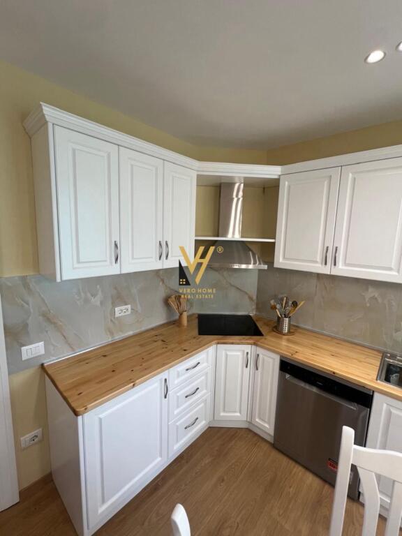 JEPET APARTAMENT LUKSOZ 2+1+2 ME QIRA NE ISH BLLOK 1.300 EURO