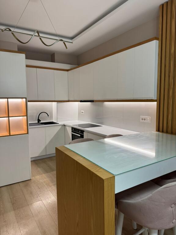 🏢Casa Italia,prane Mobileri B.Luka jepet me qera apartament ,2+1+2,i mobiluar 70,000Leke
