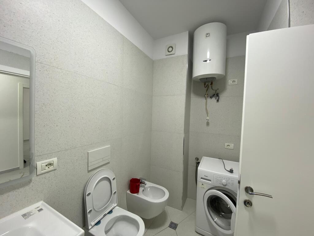 Jepet me qira apartament 2+1+2 – pranë Kompleksit Grand, zona Ish Tregu Elektrik, Tiranë
