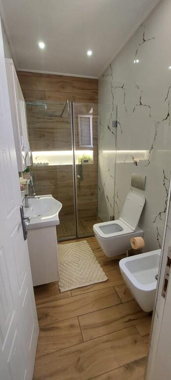 🏠 Jepet me qira apartament 2+1 – Rruga e Bogdaneve, Tiranë