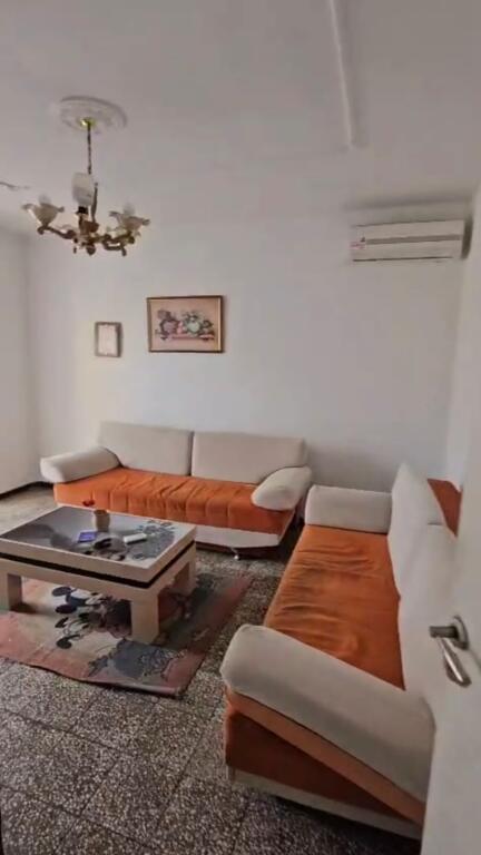 SHITET APARTAMENT 1+1 TE PAZARI I RI