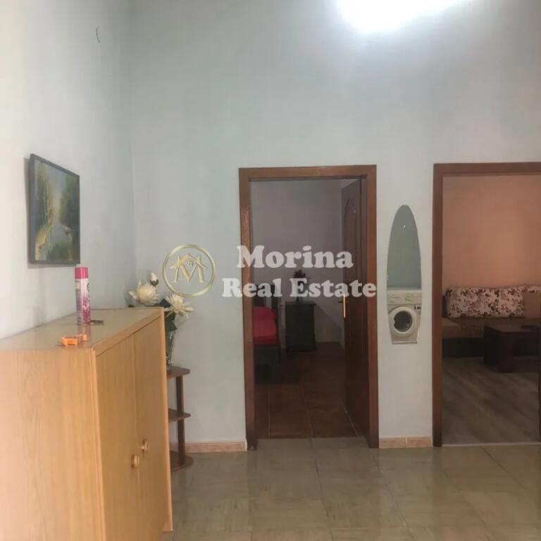 Qera,Hyrje Private 1+1,Shkoze, 250 Euro/Muaj