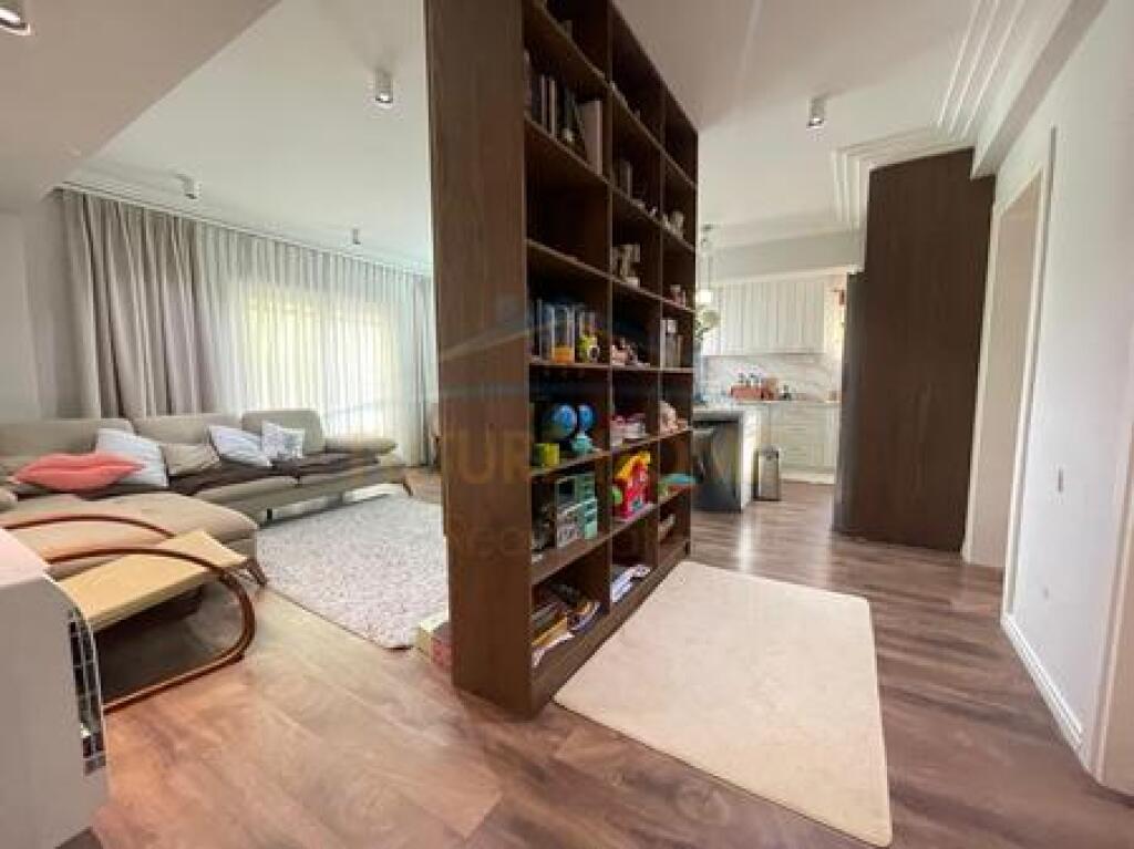 Shitet, Apartament 3+1+2, 21 Dhjetori, Tiranë