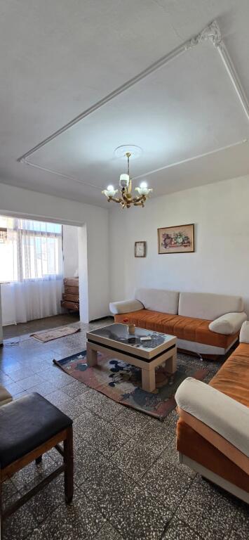 🚪Shitet Apartament 1+1 – Tek Pazari i Ri