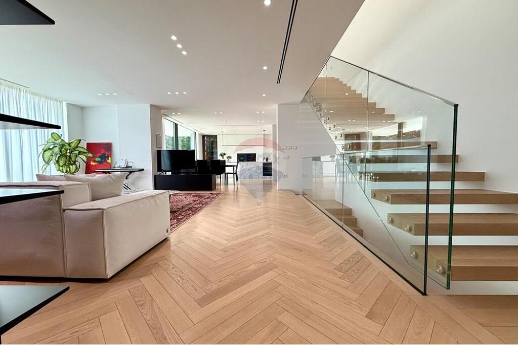 Luxury villa for sale near TEG!