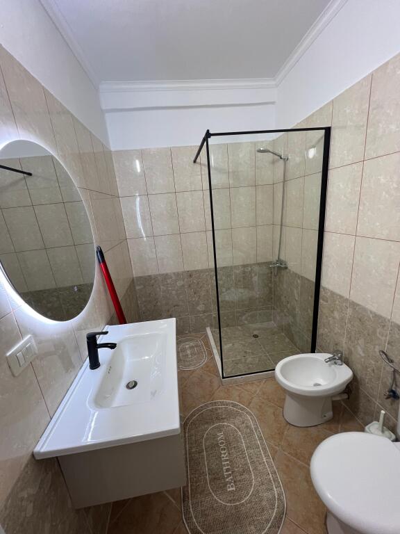 Shitet Apartament
