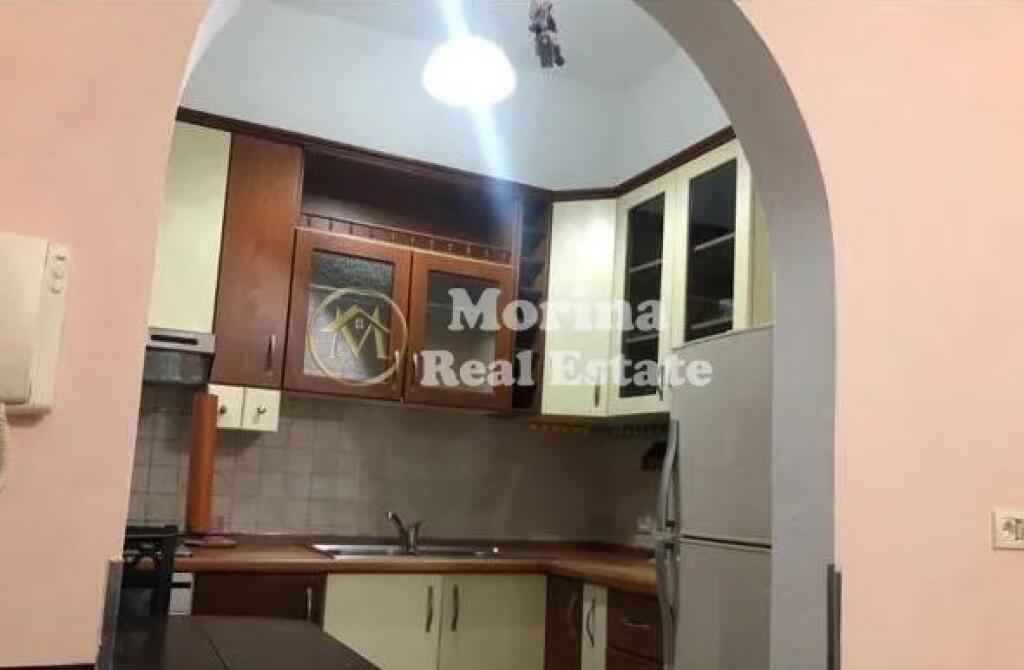Qera,Hyrje Private 1+1,Shkoze, 250 Euro/Muaj