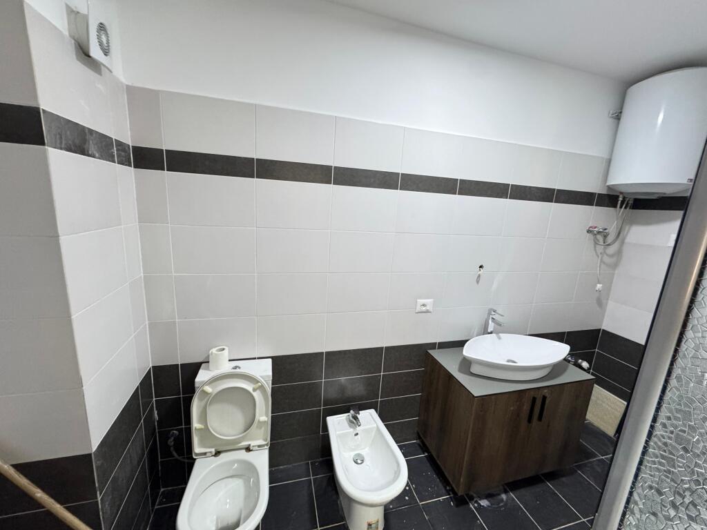 SHITET APARTAMENT 2+1 TE PALMAT NE ASTIR , TIRANE