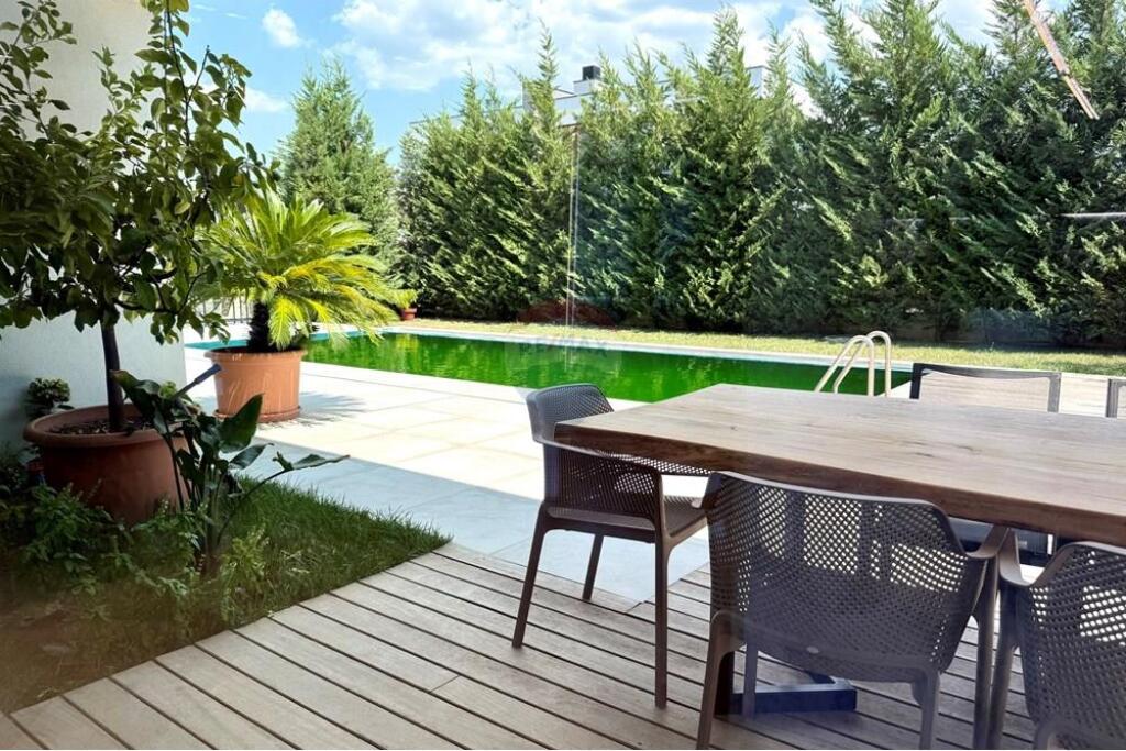 Luxury villa for sale near TEG!