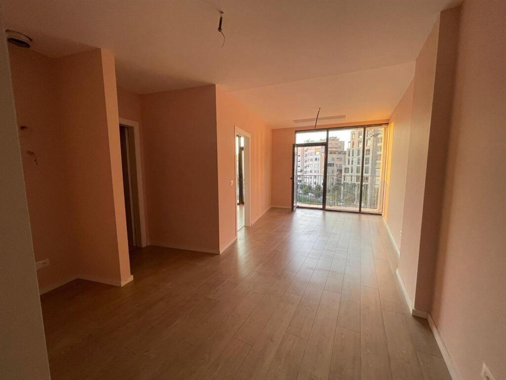 🏡 Spazio per Ufficio in Affitto presso il Complesso Lake View Residence