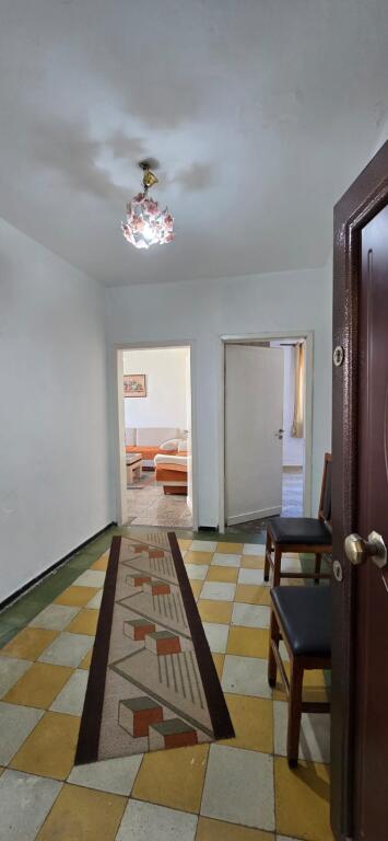 🚪Shitet Apartament 1+1 – Tek Pazari i Ri