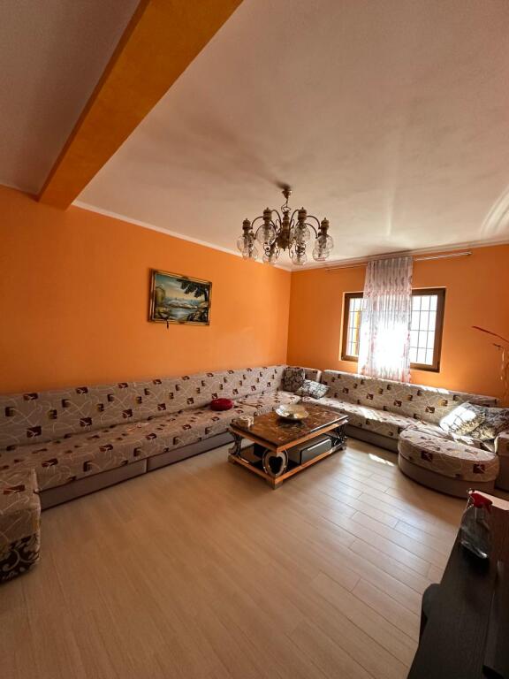 Villa in affitto Kamez