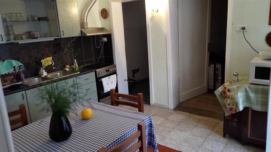 APARTAMENT ME QERA 2+1 QENDER 600 EURO