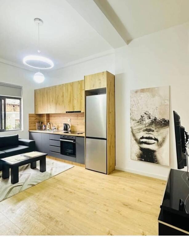 Jepet Me Qera Apartament 1+1