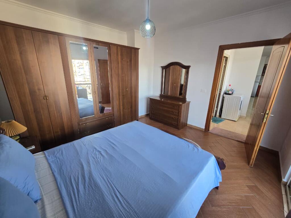 *APARTAMENT 2+1+Verande | ME QIRA | Rruga e Barrikadave*