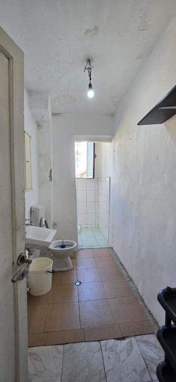 🚪Shitet Apartament 1+1 – Tek Pazari i Ri