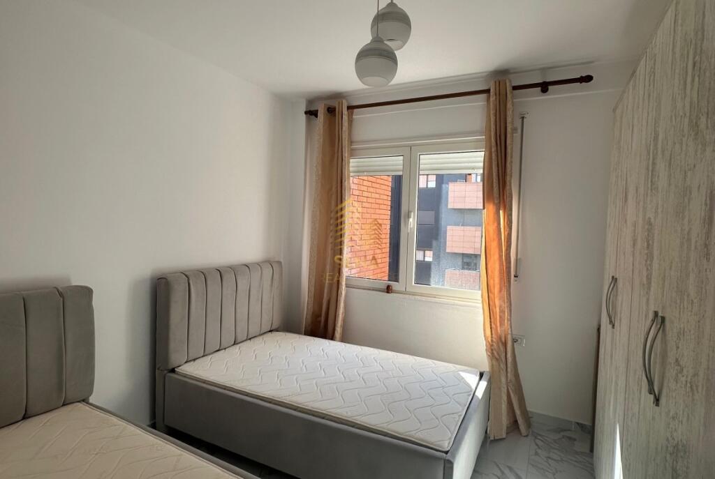 Affitto, Appartamento 2+1+2WC+Balcone+Posto Auto, Complesso SIMA COM, 600 Euro/Mese