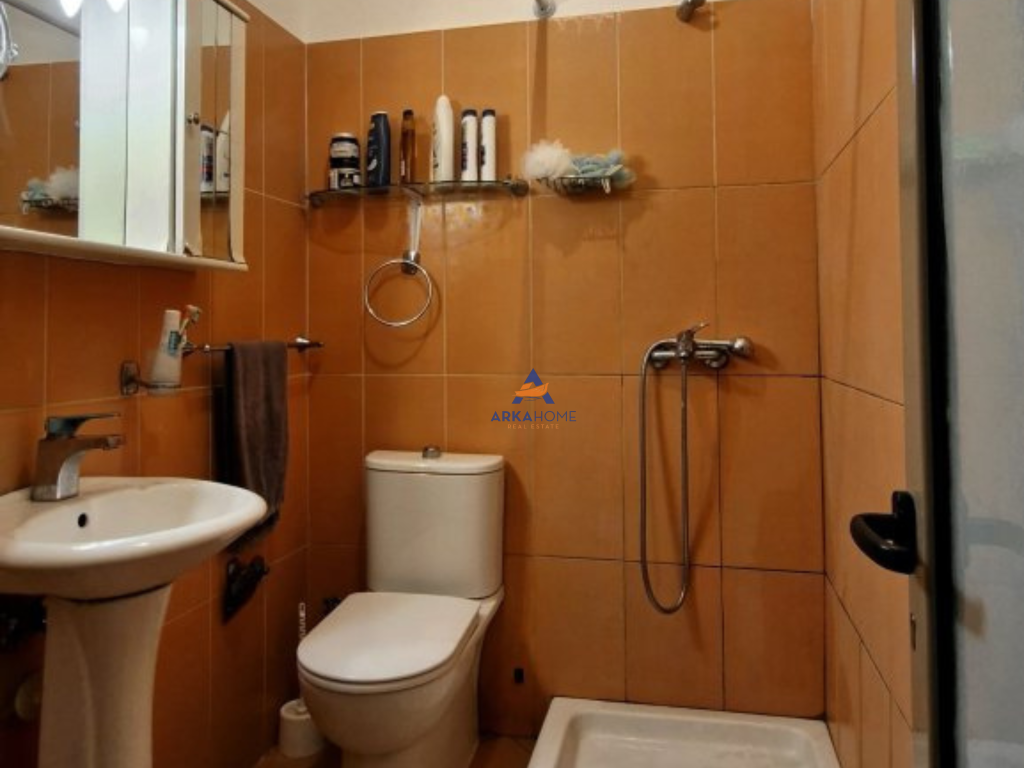 SHITET APARTAMENT 2+1+BALLKON "TE MAJEMI, GOLEM" 95.000 EURO.