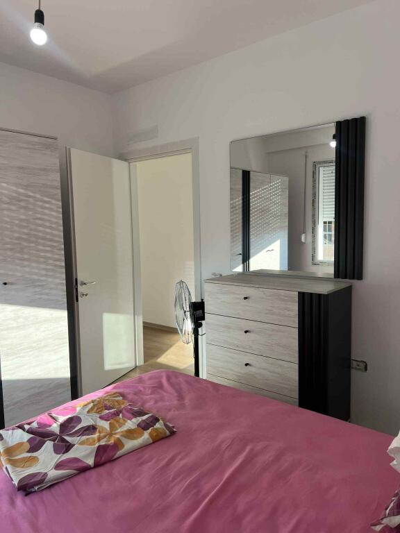 Jepet me qira 2+1 RR.DRITAN HOXHA 550 EURO