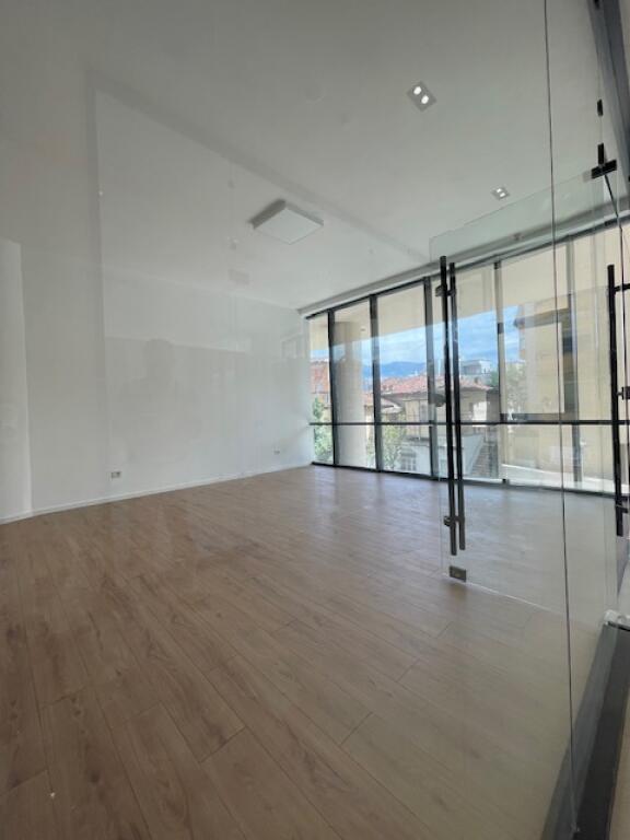 ✨ Mine Peza Residence 🏢 Ambiente Commerciale in Affitto