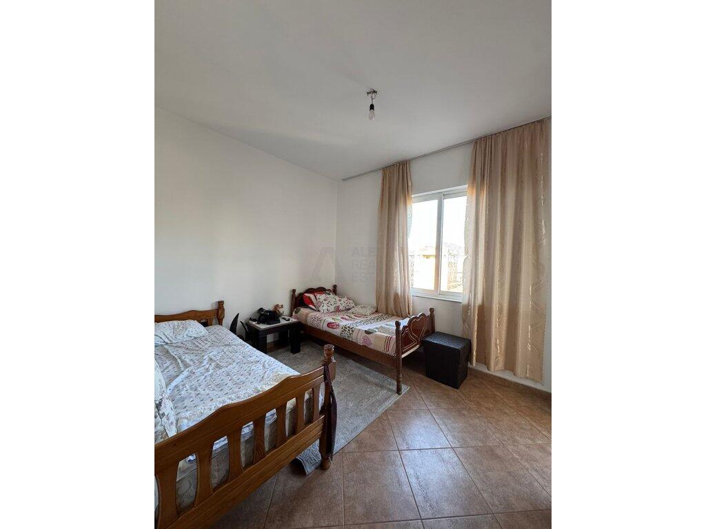 📢Apartament 2+1 me qira në Kombinat !