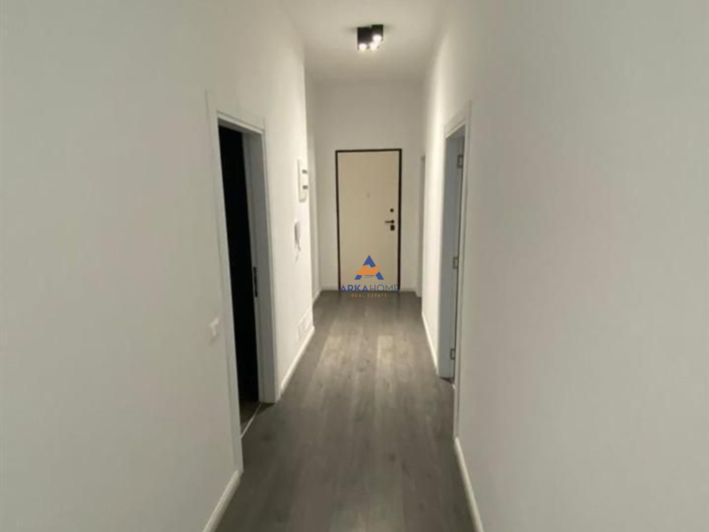 AFFITTASI UFFICIO 133M2 "SQUARE21" 950 EURO NETTI.