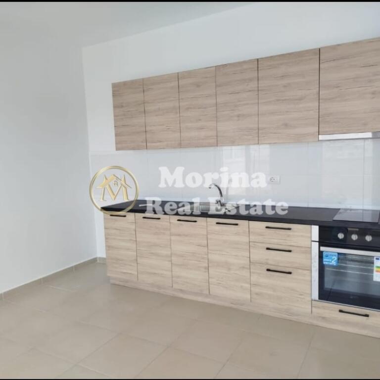 Apartament 2+1+2, tek spitali Amerikan 3 , 500 Euro/muaj.