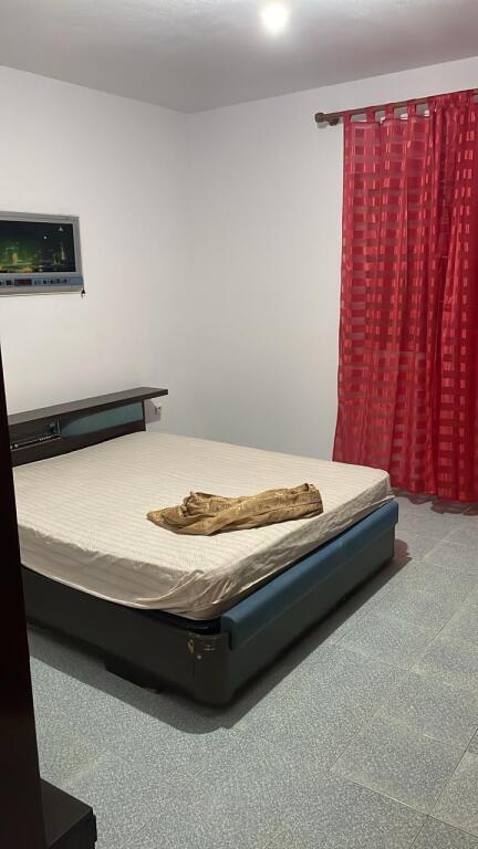 Entrance 3+1 for rent near Mrekullia school, Sadik Petrela street