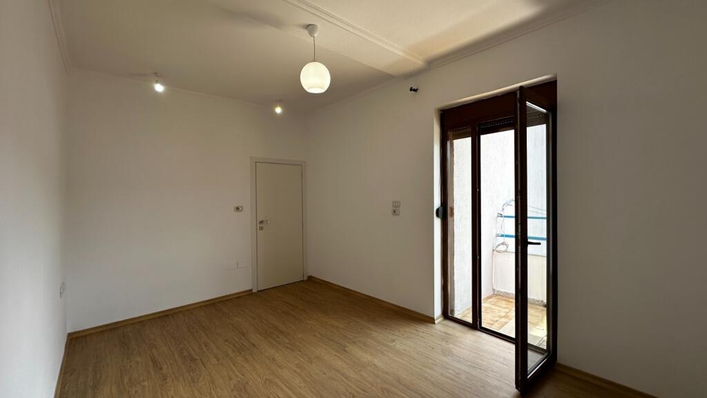 JEPET ME QERA APARTAMENT SELITE