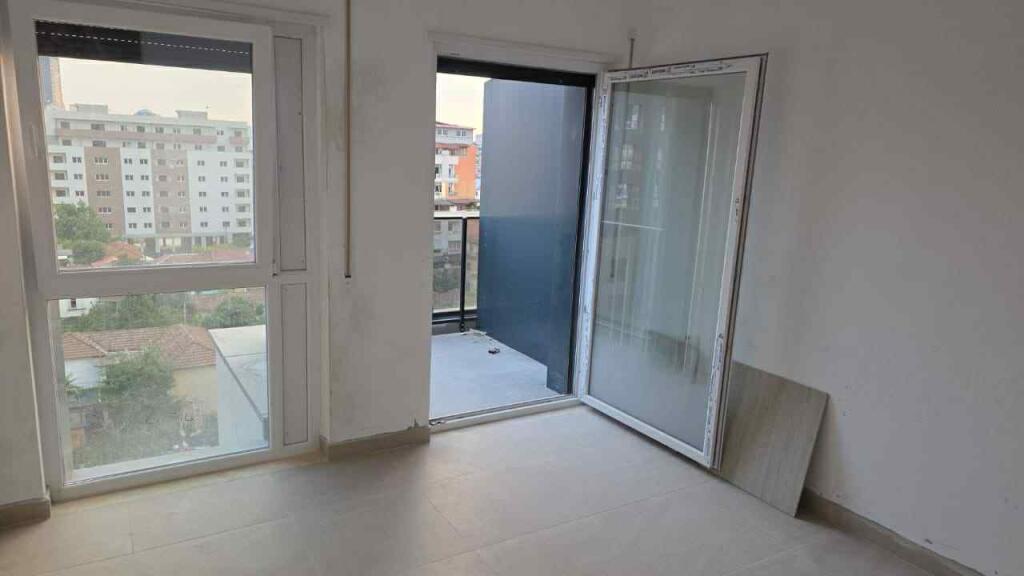JEPET ME QIRA 1+1 PJESERISHT E MOBILUAR TE PAZARI I RI 500 EURO